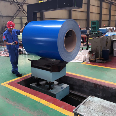 لفائف الصلب المجلفن المطلية مسبقًا باللون الأحمر AISI 30-275g / M2 لفائف الصلب المطلي بالألوان